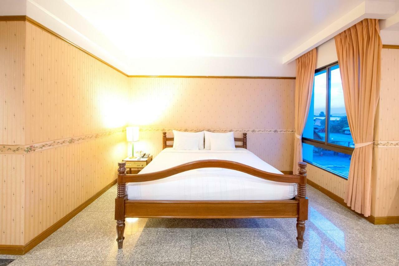 Kosit Hill Hotel Фечабун Екстериор снимка